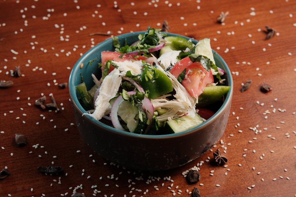 Summer salad with chechil cheese